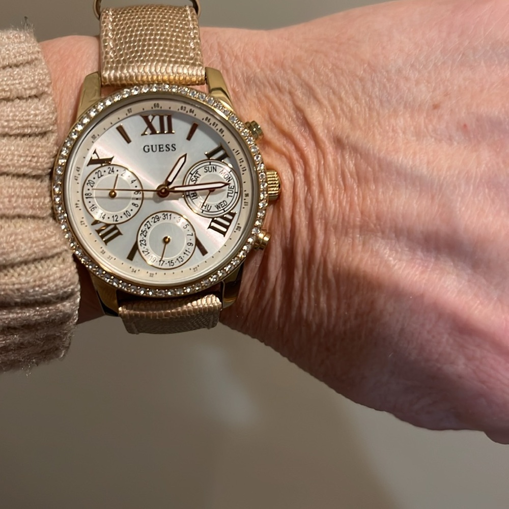 Guess Watch - Picture 9 of 10